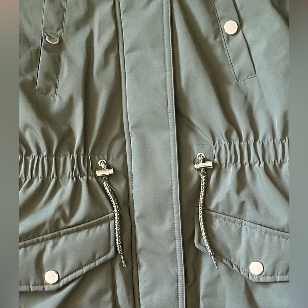 SOLD - NWOT Ultimate Girl's Winter Parka Hooded Fleece Lined w/ Faux Fur - Picture 8 of 10